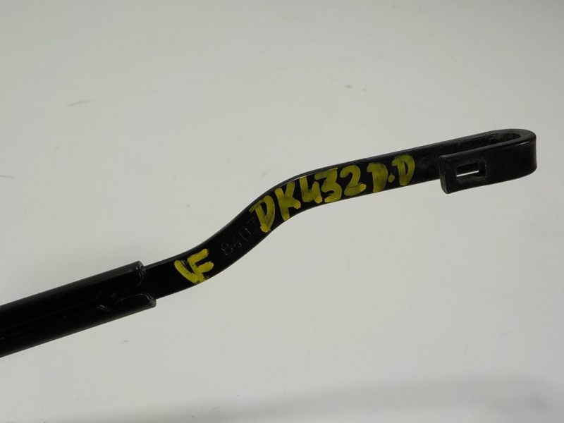 Recambio de brazo limpia delantero derecho para lexus is 300h referencia OEM IAM 8521153120  