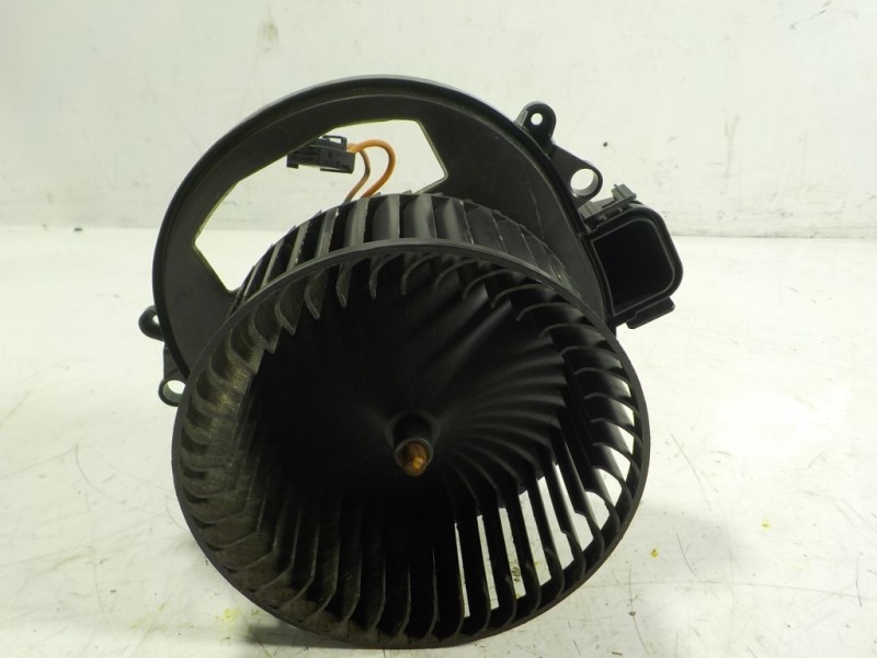 Recambio de motor calefaccion para bmw serie 3 lim. (f30) 1.5 12v referencia OEM IAM 64119350395  