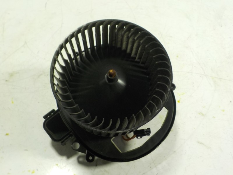 Recambio de motor calefaccion para bmw serie 3 lim. (f30) 1.5 12v referencia OEM IAM 64119350395  