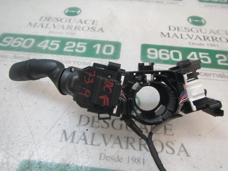 Recambio de mando limpia para toyota corolla hybrid referencia OEM IAM 8465200A50 02A5017J916 02A5017J916