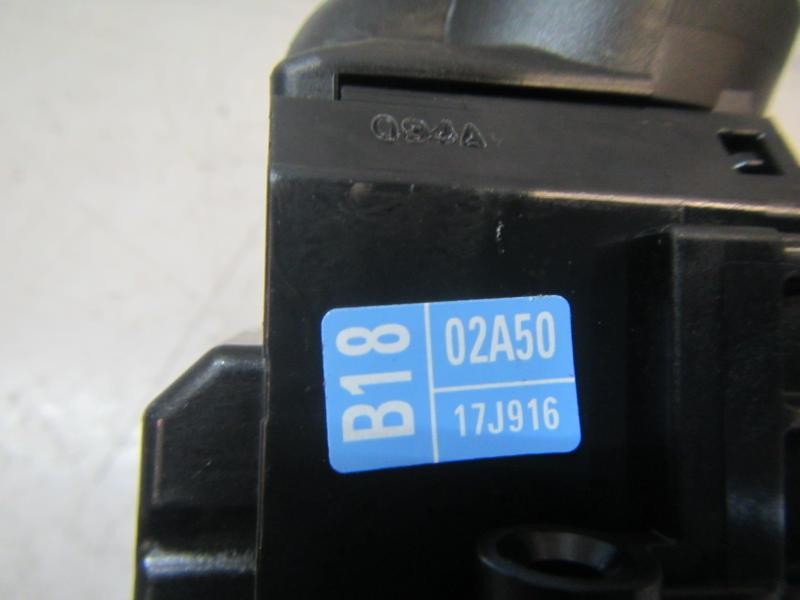 Recambio de mando limpia para toyota corolla hybrid referencia OEM IAM 8465200A50 02A5017J916 02A5017J916