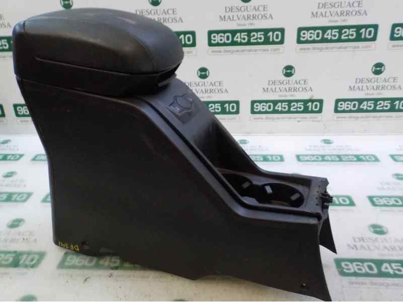 Recambio de apoyabrazos central para chevrolet captiva 2.0 diesel cat referencia OEM IAM 96820572  