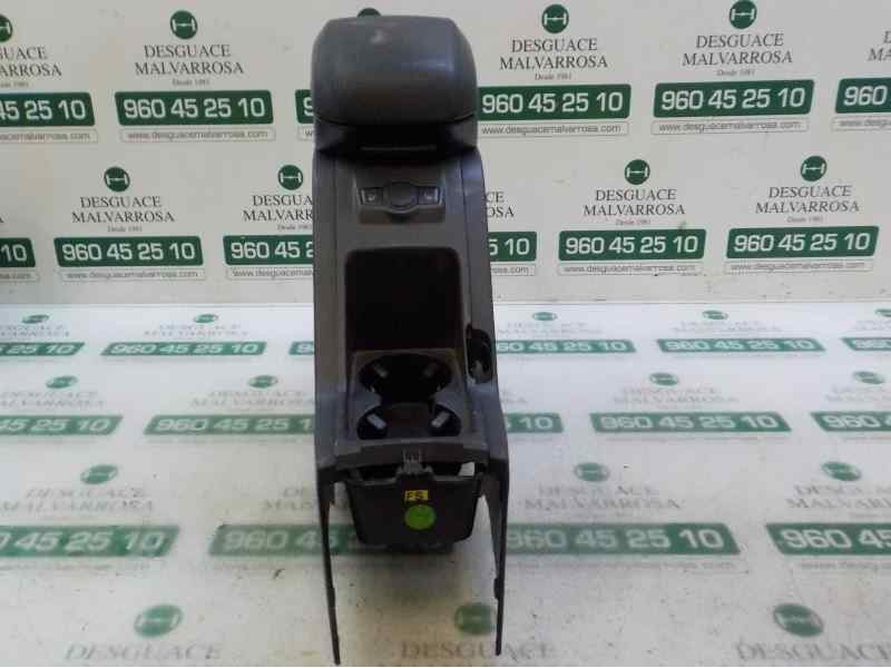 Recambio de apoyabrazos central para chevrolet captiva 2.0 diesel cat referencia OEM IAM 96820572  