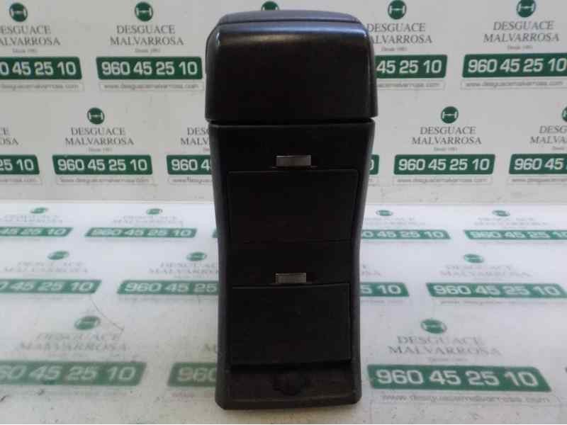 Recambio de apoyabrazos central para chevrolet captiva 2.0 diesel cat referencia OEM IAM 96820572  