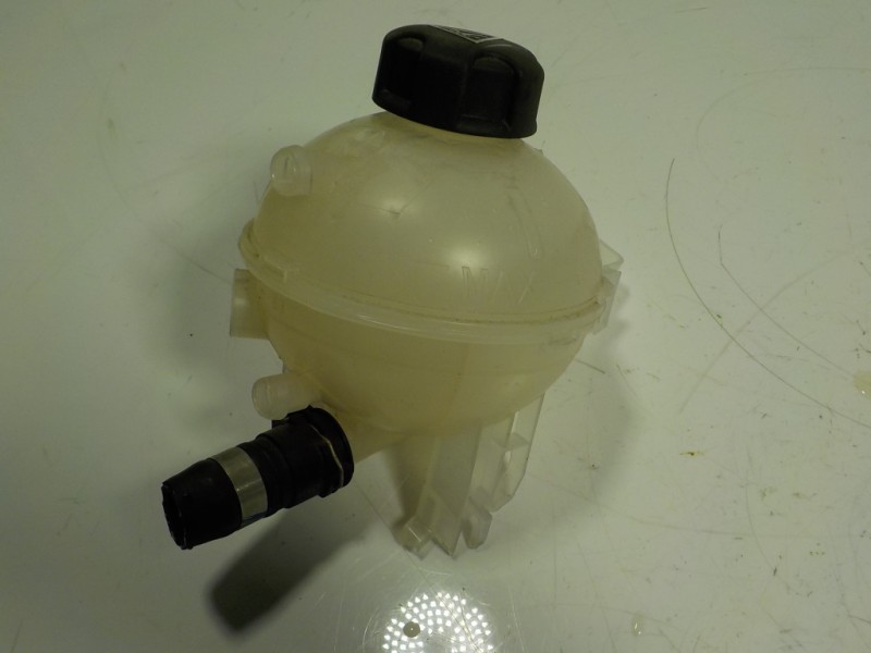 Recambio de deposito expansion para citroën c5 aircross live pack referencia OEM IAM 9678126080  