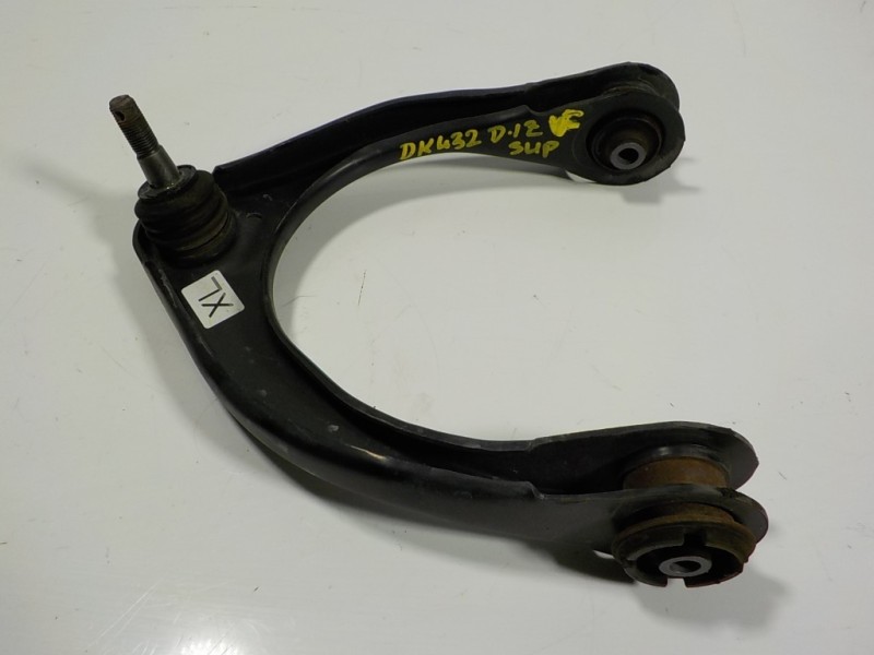 Recambio de brazo suspension superior delantero izquierdo para lexus is 300h referencia OEM IAM 4863059065  