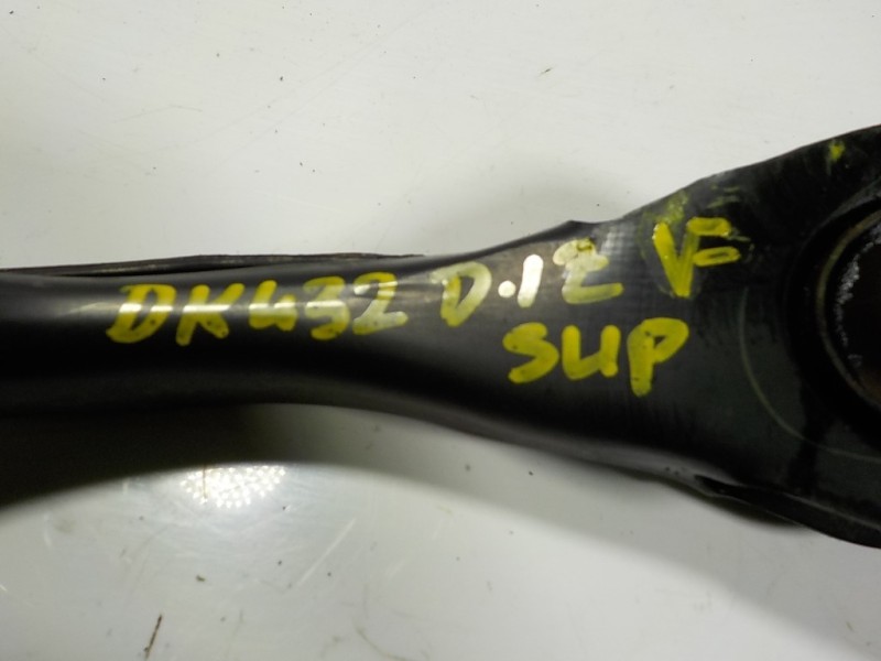 Recambio de brazo suspension superior delantero izquierdo para lexus is 300h referencia OEM IAM 4863059065  