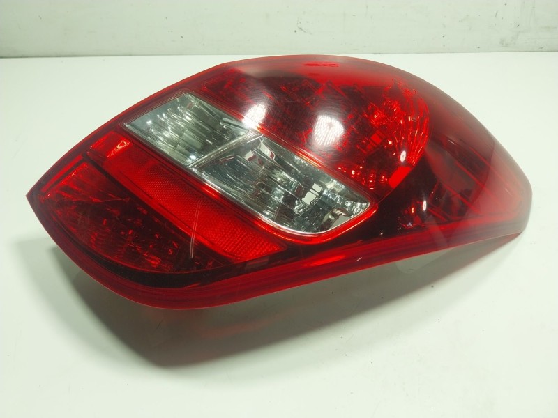 Recambio de piloto trasero derecho para hyundai i20 i (pb, pbt) 1.4 crdi referencia OEM IAM  924024P000 