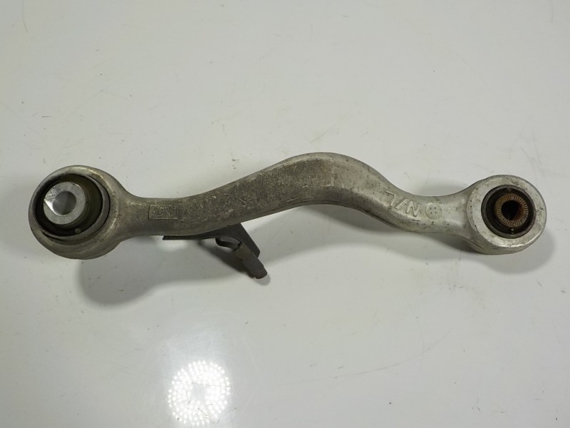 Recambio de brazo suspension superior trasero izquierdo para lexus is 300h referencia OEM IAM 4879030140  