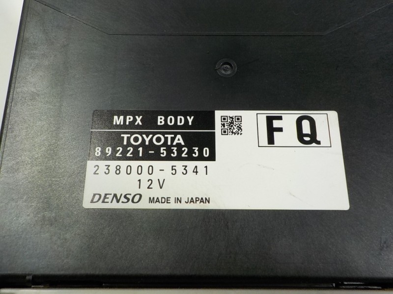 Recambio de caja reles / fusibles para lexus is 300h referencia OEM IAM 8273053J30 8922153230 8273053J30A