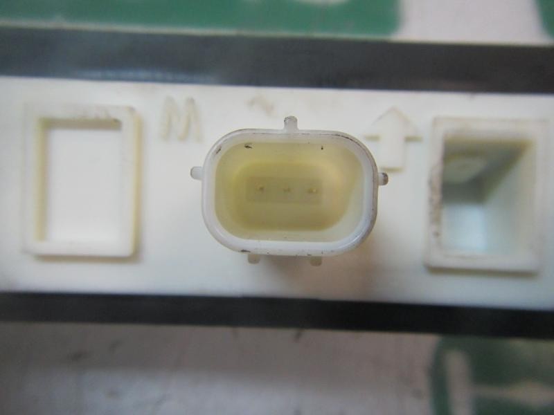 Recambio de maneta porton para toyota corolla hybrid referencia OEM IAM 8480412050  