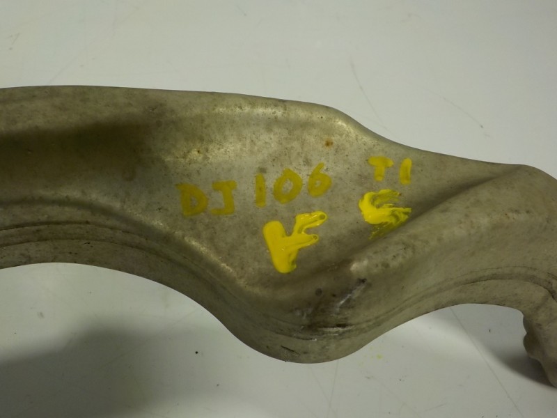 Recambio de brazo suspension superior trasero izquierdo para nissan qashqai (j11) acenta 4x4 referencia OEM IAM 55121JD04A  