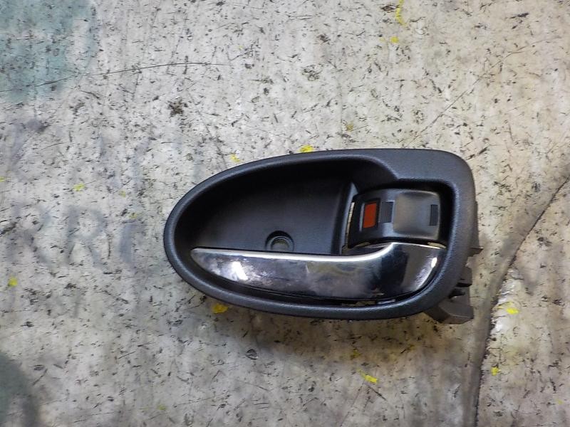 Recambio de maneta interior trasera derecha para toyota yaris 1.4 turbodiesel cat referencia OEM IAM 692050D210B0  