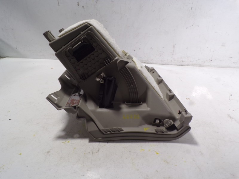 Recambio de guantera para nissan leaf acenta referencia OEM IAM   