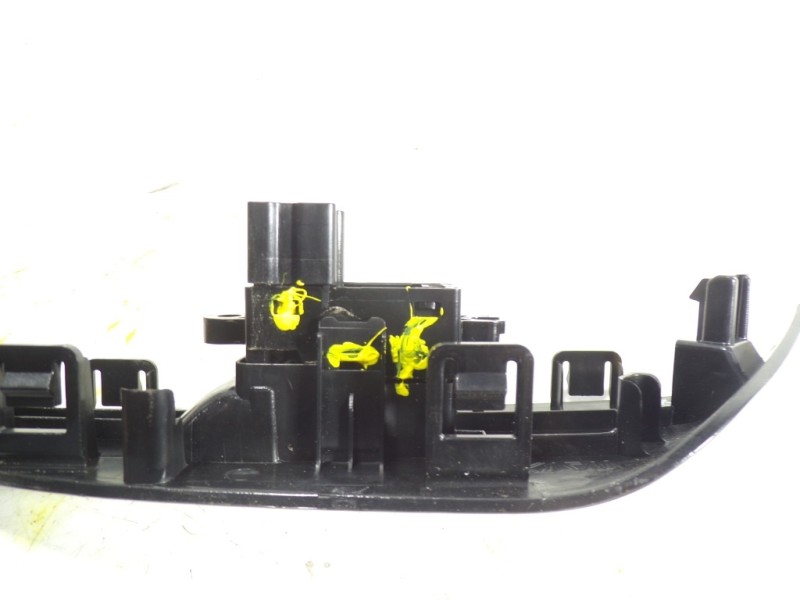 Recambio de mando elevalunas trasero izquierdo para nissan leaf acenta referencia OEM IAM  829613NA0A 