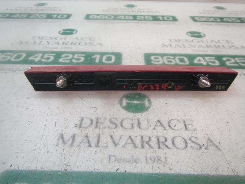 Recambio de piloto trasero central para toyota corolla hybrid referencia OEM IAM 8157012450  