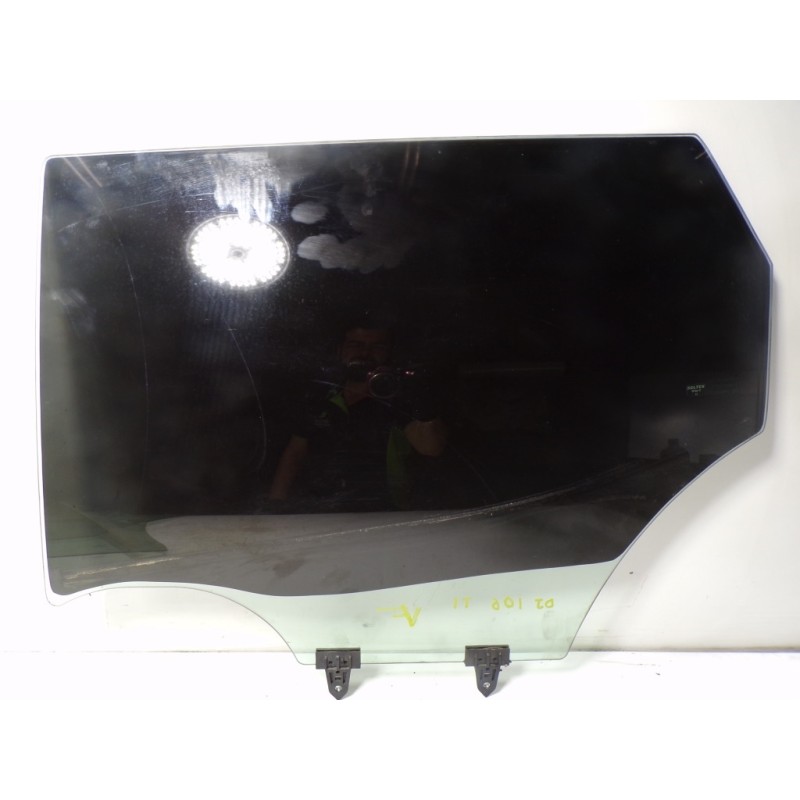 Recambio de cristal puerta trasero izquierdo para nissan qashqai (j11) acenta 4x4 referencia OEM IAM 82301HV00A  