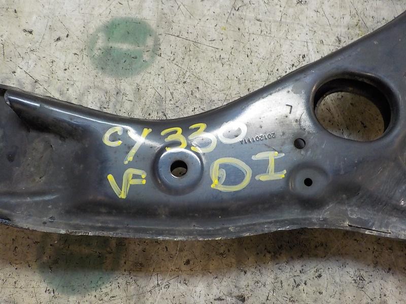 Recambio de brazo suspension inferior delantero izquierdo para mazda cx-5 2.0 cat referencia OEM IAM KD3534350D  