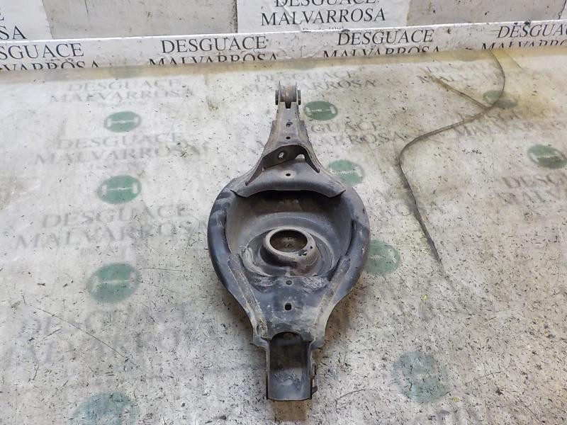 Recambio de brazo suspension inferior trasero derecho para mazda cx-5 2.0 cat referencia OEM IAM KD3528300  