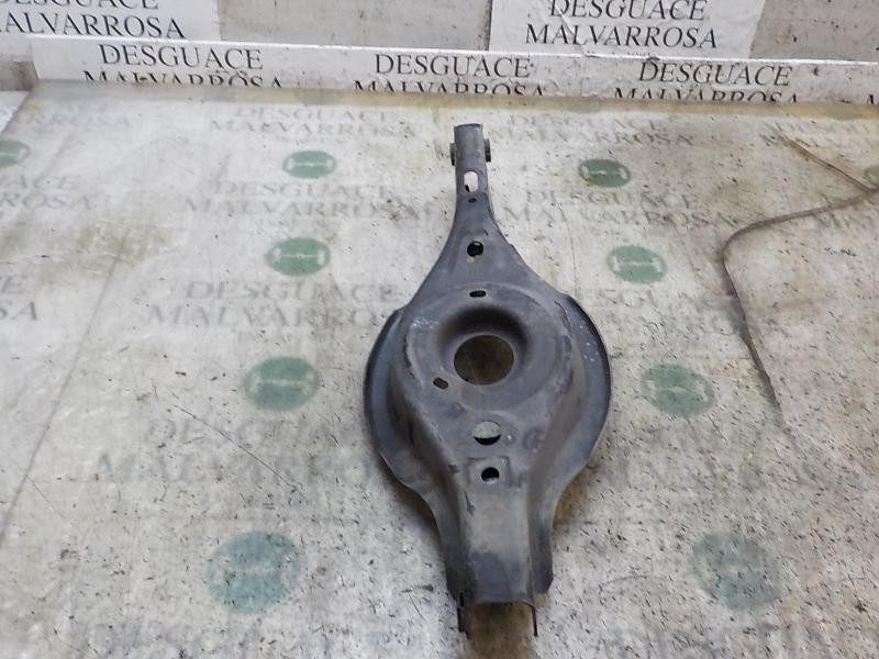 Recambio de brazo suspension inferior trasero derecho para mazda cx-5 2.0 cat referencia OEM IAM KD3528300  