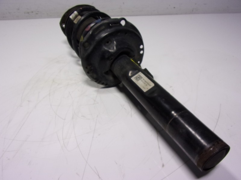 Recambio de amortiguador delantero derecho para seat leon (5f1) 2.0 tdi referencia OEM IAM 5Q0413023FM 5Q0413023FM 