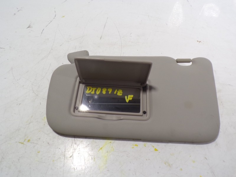 Recambio de parasol izquierdo para nissan leaf acenta referencia OEM IAM   