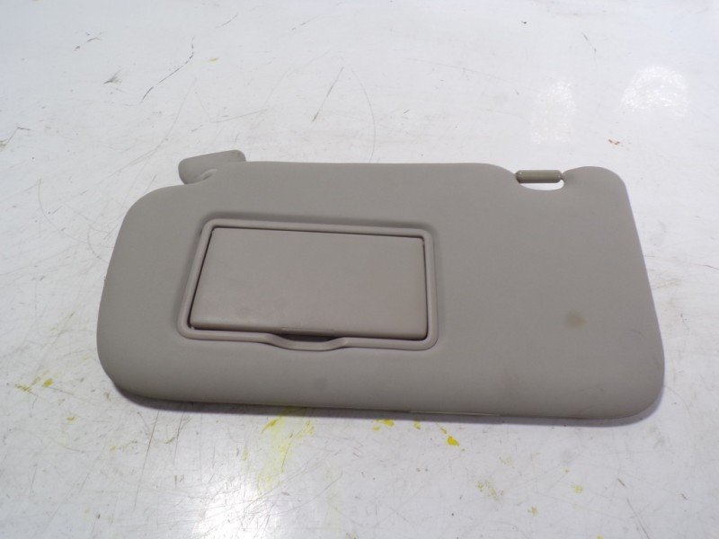 Recambio de parasol izquierdo para nissan leaf acenta referencia OEM IAM   