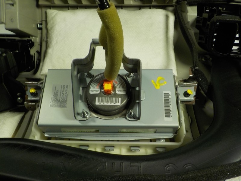 Recambio de salpicadero para nissan leaf acenta referencia OEM IAM   