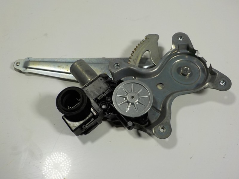 Recambio de elevalunas trasero izquierdo para lexus is 300h referencia OEM IAM 6980433050 8571053121 8571053121