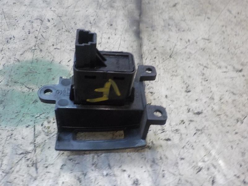 Recambio de warning para mazda cx-5 2.0 cat referencia OEM IAM KD45664H0 KD45664H0 