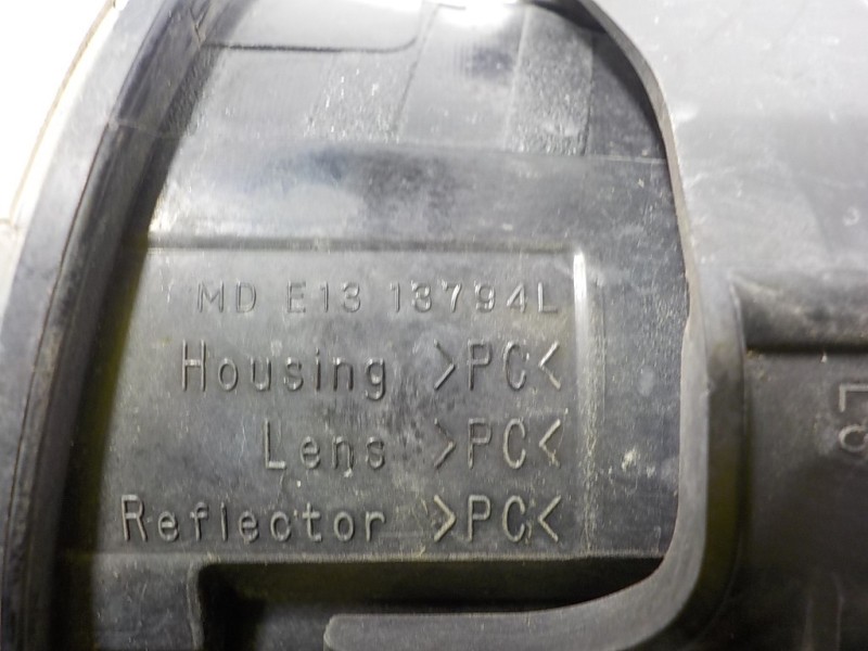 Recambio de faro antiniebla izquierdo para lexus is 300h referencia OEM IAM 8122048050 13794L 