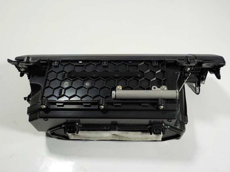 Recambio de guantera para lexus is 300h referencia OEM IAM 5555053240C0 5551353030 