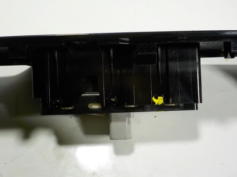 Recambio de mando elevalunas delantero derecho para lexus is 300h referencia OEM IAM 8481030181 7423153171 