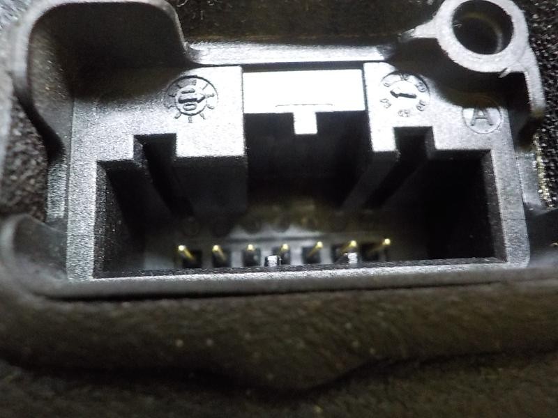 Recambio de cerradura puerta delantera derecha para volkswagen golf vi (5k1) advance bluemotion referencia OEM IAM 5K1837016B 5K