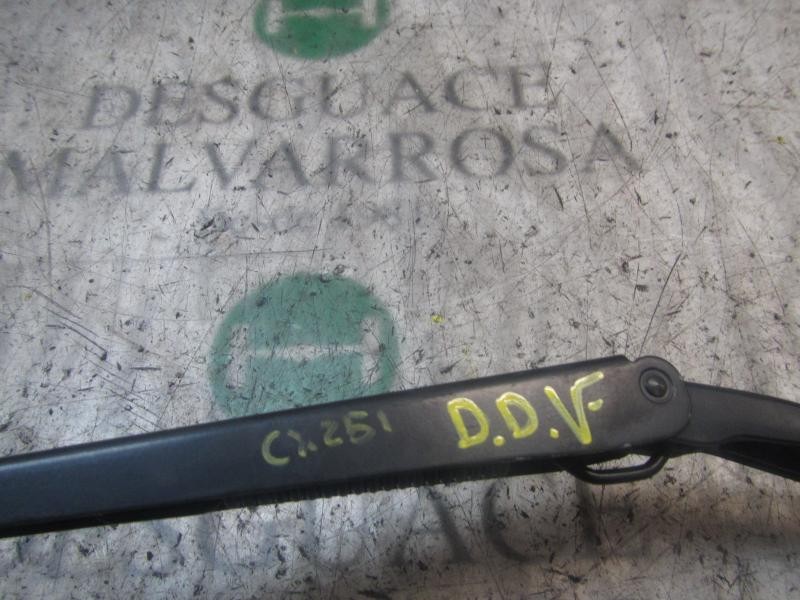 Recambio de brazo limpia delantero derecho para nissan nv 200 (m20) kombi comfort referencia OEM IAM 28886JX31A  