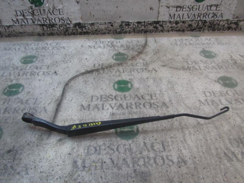Recambio de brazo limpia delantero izquierdo para nissan nv 200 (m20) kombi comfort referencia OEM IAM 28881JX31A  