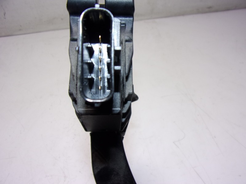 Recambio de potenciometro pedal para seat leon (5f1) 2.0 tdi referencia OEM IAM 5Q1721503H 5Q1721503H 