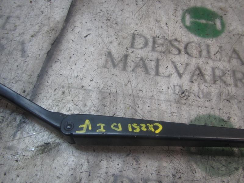 Recambio de brazo limpia delantero izquierdo para nissan nv 200 (m20) kombi comfort referencia OEM IAM 28881JX31A  