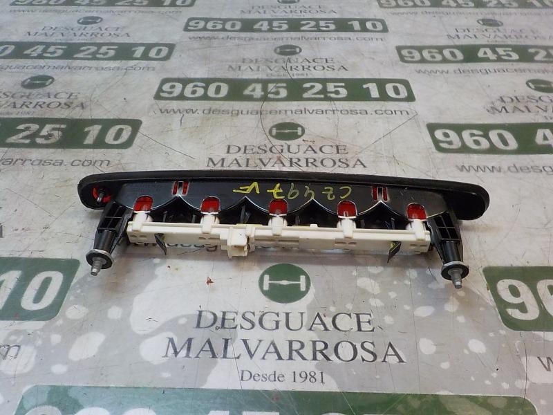 Recambio de piloto trasero central para suzuki s-cross 1.6 ddis referencia OEM IAM 3582063J00  