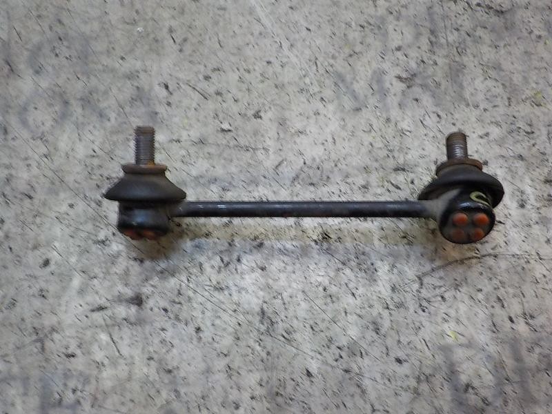 Recambio de tirante trasero izquierdo para mazda cx-5 2.0 cat referencia OEM IAM KD3128190  