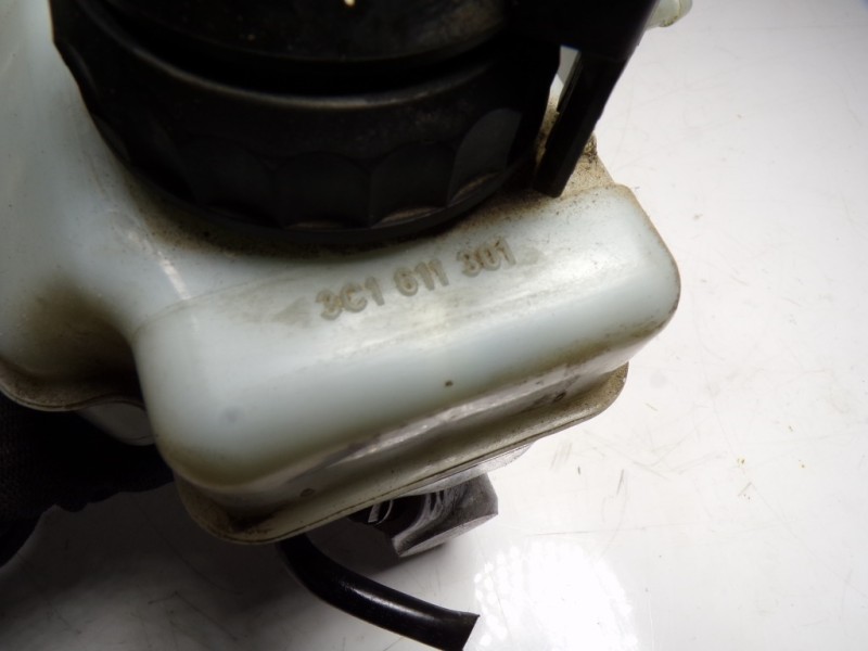 Recambio de bomba freno para volkswagen tiguan (5n2) 2.0 tdi referencia OEM IAM 3C1614019E 3C1611301 
