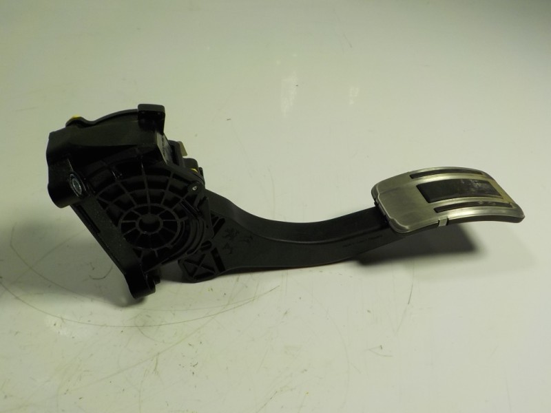 Recambio de potenciometro pedal para citroën c5 aircross live pack referencia OEM IAM 9836042080 9836042080 028075500G