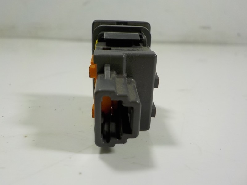 Recambio de maneta porton para lexus is 300h referencia OEM IAM   