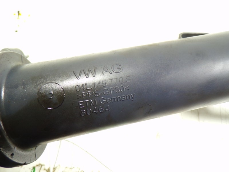 Recambio de tubo intercooler para volkswagen golf vii lim. (bq1) 1.6 tdi referencia OEM IAM 04L145762AD 04L145770S 