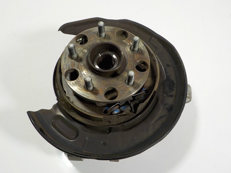 Recambio de mangueta trasera derecha para lexus is 300h referencia OEM IAM 4241030041  4230453020