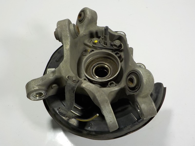 Recambio de mangueta trasera derecha para lexus is 300h referencia OEM IAM 4241030041  4230453020