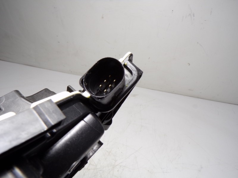 Recambio de cerradura puerta delantera derecha para volkswagen tiguan (5n2) 2.0 tdi referencia OEM IAM 5N1837016F 5N1837016F 