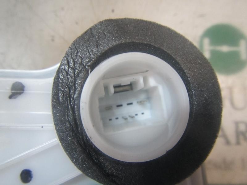 Recambio de cerradura puerta delantera derecha para toyota c-hr hybrid active referencia OEM IAM 6903002511  