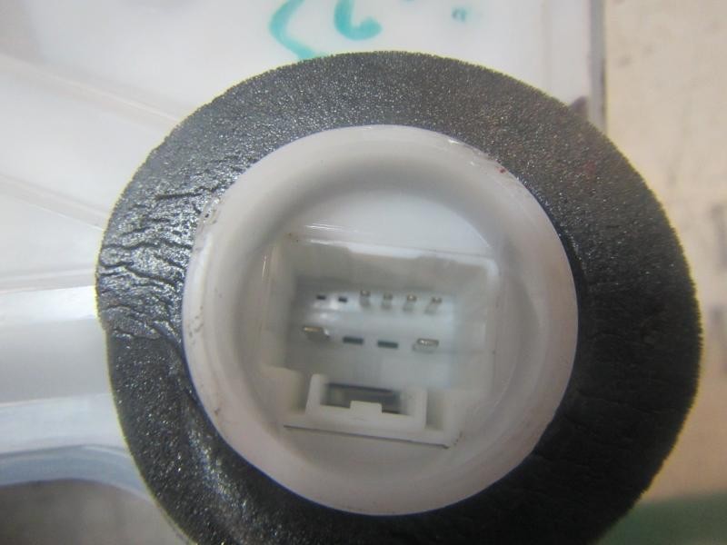 Recambio de cerradura puerta delantera izquierda para toyota c-hr hybrid active referencia OEM IAM 6904002491  