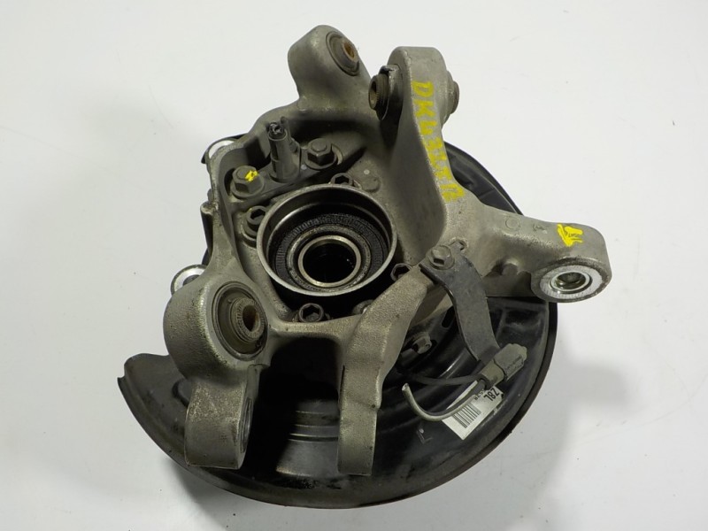 Recambio de mangueta trasera izquierda para lexus is 300h referencia OEM IAM 4241030041  4230553020